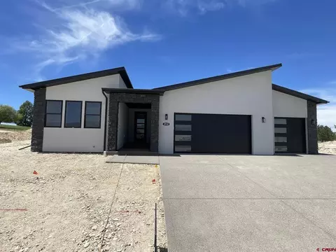 3732 Chestnut Dr, Montrose, CO 81401