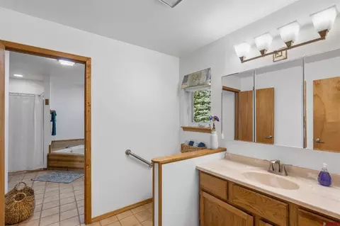 Bath - 37 Verde Ln, Durango, CO 81301 photo 3 of 5