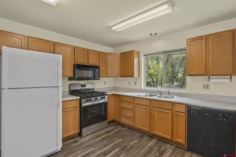 Kitchen - 525 E Animas View Dr #25, Durango, CO 81301 photo 3 of 5