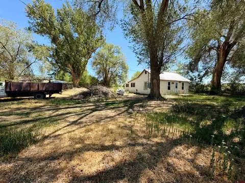5274 5700 Rd, Olathe, CO 81425