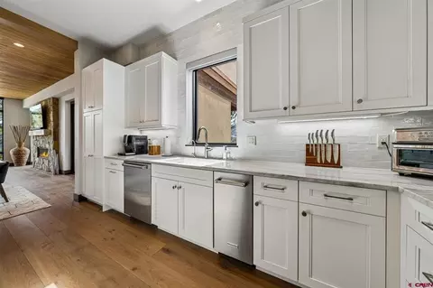 Kitchen - 136 Outlaw Dr #1B, Durango, CO 81301 photo 3 of 5