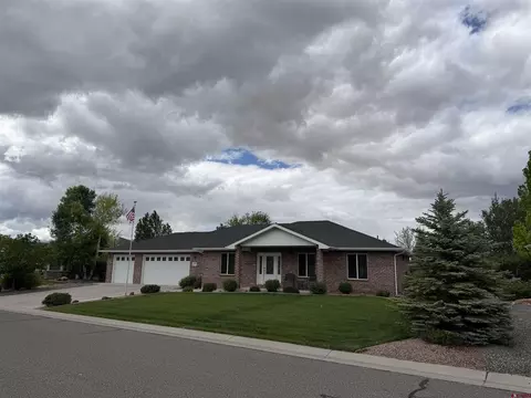 3109 Ivy Dr, Montrose, CO 81402