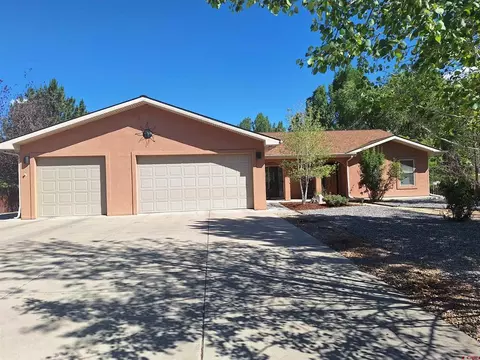 920 S 9th St, Montrose, CO 81401