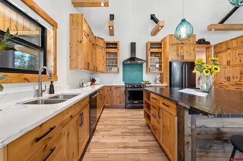Kitchen - 36 Engine Creek Ct, Durango, CO 81301 photo 3 of 6