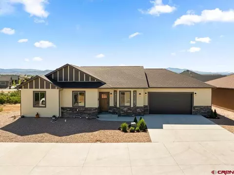 2814 Glacier Dr, Montrose, CO 81401