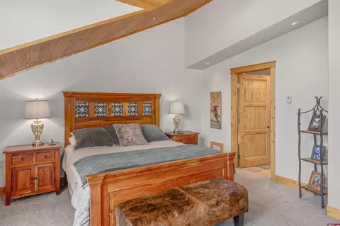 Bedroom - 9 Hunter Hill Rd #401, Crested Butte, CO 81225 photo 8 of 10