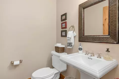Bath - 9 Hunter Hill Rd #401, Crested Butte, CO 81225 photo 7 of 7