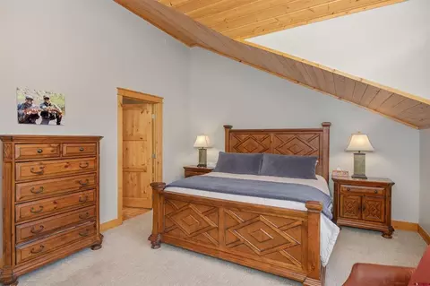 Bedroom - 9 Hunter Hill Rd #401, Crested Butte, CO 81225 photo 2 of 10