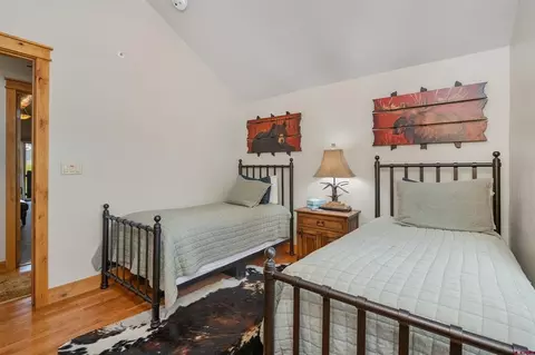 Bedroom - 9 Hunter Hill Rd #401, Crested Butte, CO 81225 photo 7 of 10