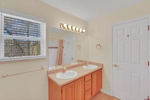 Bath - 27 Miller Dr, Durango, CO 81301 photo 4 of 4