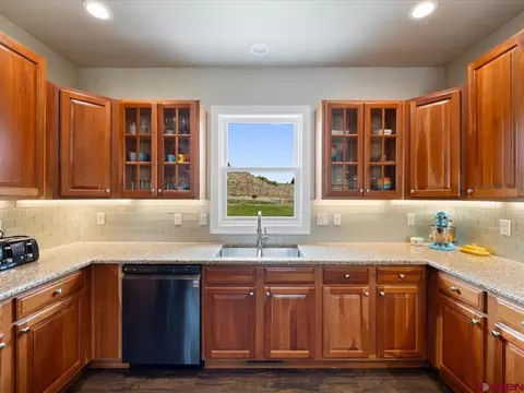 Kitchen - 2017 Constitution Loop, Montrose, CO 81401 photo 3 of 5