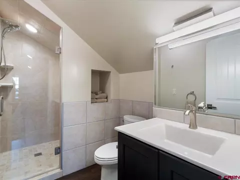Bath - 2017 Constitution Loop, Montrose, CO 81401 photo 4 of 4