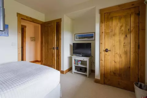 Bedroom - 14 Hunter Hill Rd #C-102, Crested Butte, CO 81225 photo 7 of 8