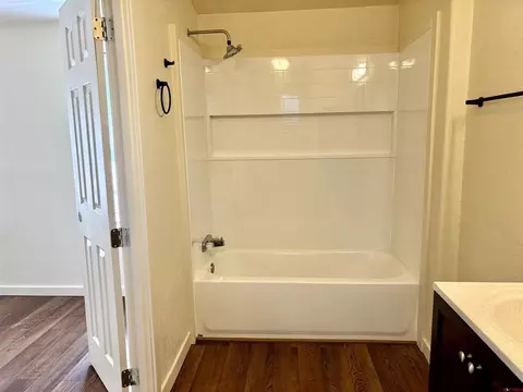 Bath - 2400 Arroyo Dr # 23, Durango, CO 81301 photo 2 of 2