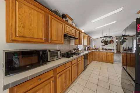 Kitchen - 977 Lopez Rd, Ignacio, CO 81137 photo 2 of 2