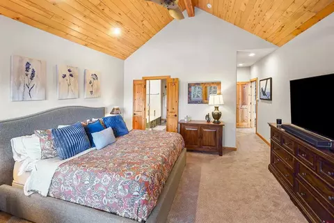 Bedroom - 160 Winterhawk Dr, Durango, CO 81301 photo 2 of 5