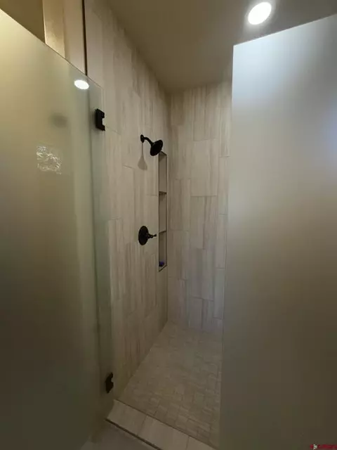 Bath - 875 SE Pinyon St, Cedaredge, CO 81413 photo 2 of 3