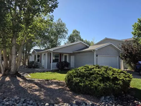231 Bristlecone Ct, Montrose, CO 81401
