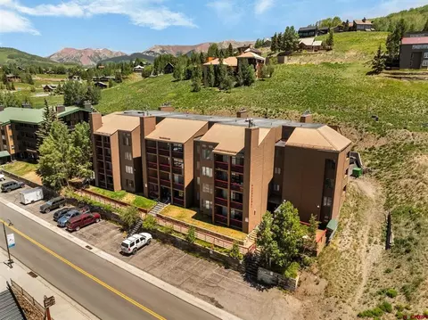Exterior - 25 Emmons Rd #41, Crested Butte, CO 81225 photo 2 of 11