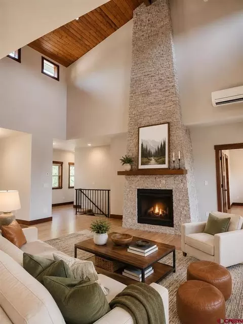 Living - 71 Deep Creek Ct, Durango, CO 81301 photo 2 of 4