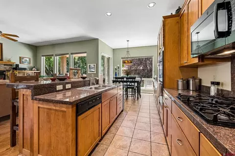 Kitchen - 40 Peach Tree Pl, Durango, CO 81301 photo 3 of 4