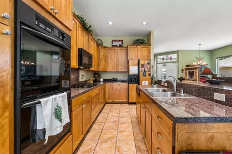 Kitchen - 40 Peach Tree Pl, Durango, CO 81301 photo 2 of 4