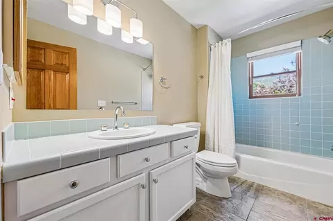 Bath - 22 Cypress Ct, Durango, CO 81301 photo 4 of 5
