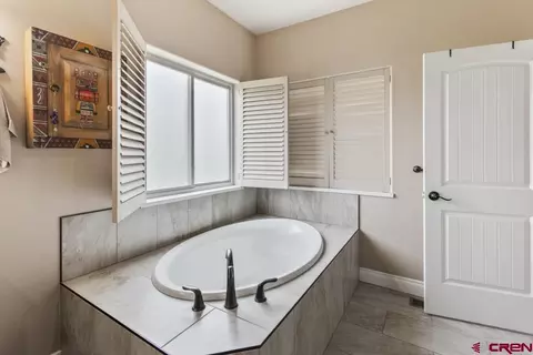 Bath - 1437 Criterion St, Delta, CO 81416 photo 1 of 5