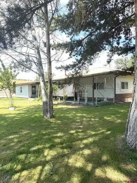 Exterior - 511 Chipeta Rd, Montrose, CO 81403 photo 5 of 8