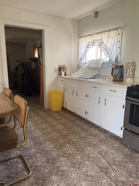 Kitchen - 511 Chipeta Rd, Montrose, CO 81403 photo 2 of 2