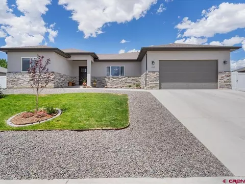 1725 Moonlight Dr, Montrose, CO 81401