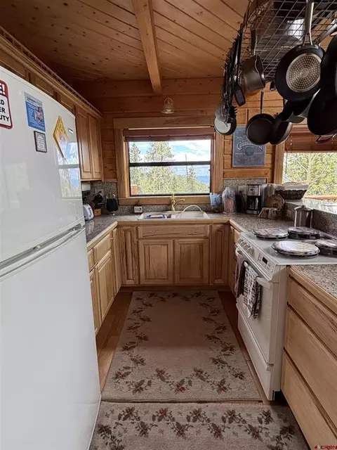 Kitchen - 910 Bronco View Ln, Pitkin, CO 81241 photo 1 of 2