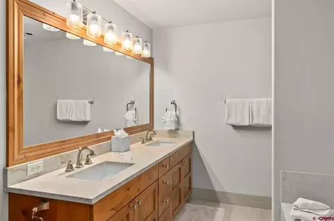 Bath - 14 Hunter Hill Rd #C203, Crested Butte, CO 81225 photo 2 of 3