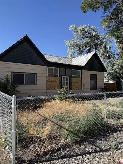 326 W Main St, Montrose, CO 81401
