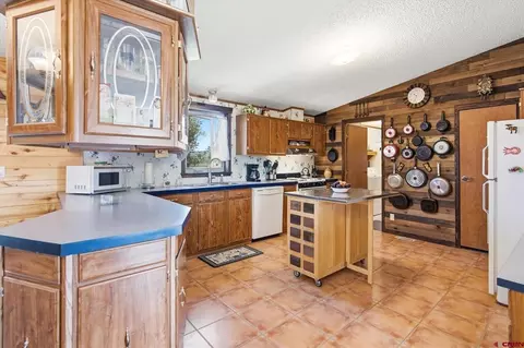 Kitchen - 11275 S Us Highway 550, Durango, CO 81303 photo 2 of 2