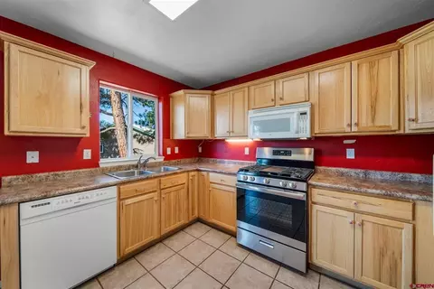 Kitchen - 41 Valley View Way, Durango, CO 81303 photo 2 of 2