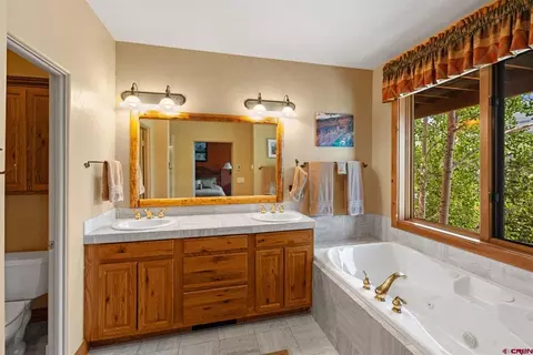 Bath - 139 Snowmass Rd, Crested Butte, CO 81225 photo 4 of 7