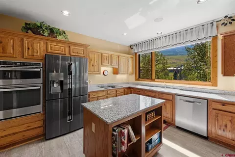 Kitchen - 139 Snowmass Rd, Crested Butte, CO 81225 photo 2 of 7