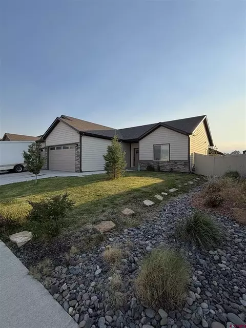 703 Pilot Knob Ave, Montrose, CO 81403