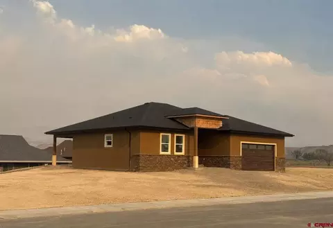 3819 Chestnut Dr, Montrose, CO 81401