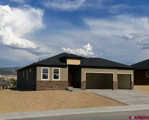 3805 Chestnut Dr, Montrose, CO 81401