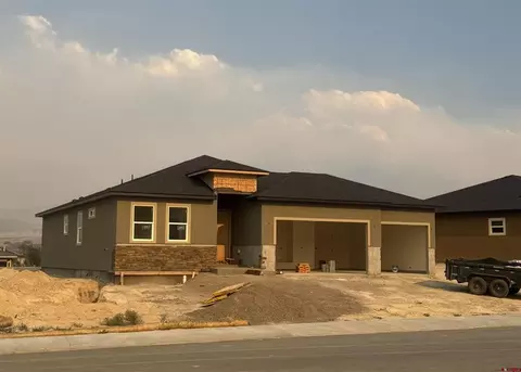 3805 Chestnut Dr, Montrose, CO 81401