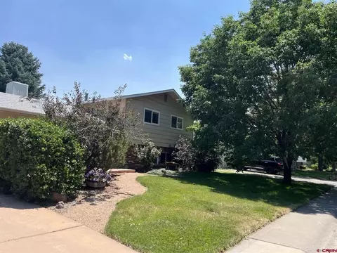 107 Akard Ave, Montrose, CO 81401