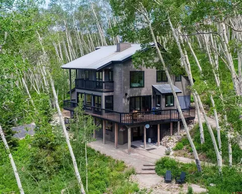 69 Peeler Ln, Crested Butte, CO 81224