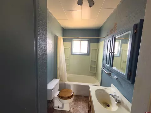 Bath - 13034 65 Hwy, Eckert, CO 81418 photo 1 of 2