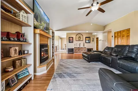 Living - 16 Lendy Ln, Durango, CO 81303 photo 3 of 4