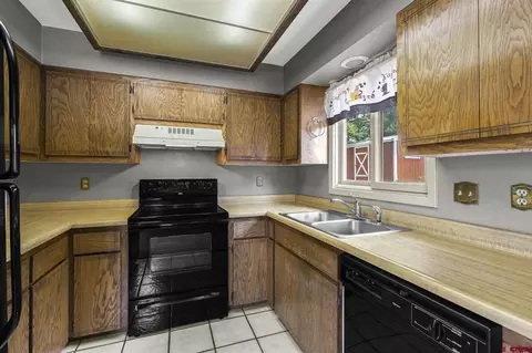 Kitchen - 660 E 31st St, Durango, CO 81301 photo 2 of 2