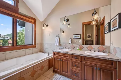Bath - 16 Snowmass Rd #3, Crested Butte, CO 81225 photo 1 of 4