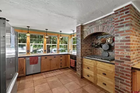 Kitchen - 122 Alamo Dr, Durango, CO 81301 photo 4 of 5