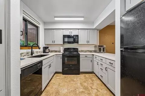 Kitchen - 551 Animas View Dr #4, Durango, CO 81301 photo 3 of 7